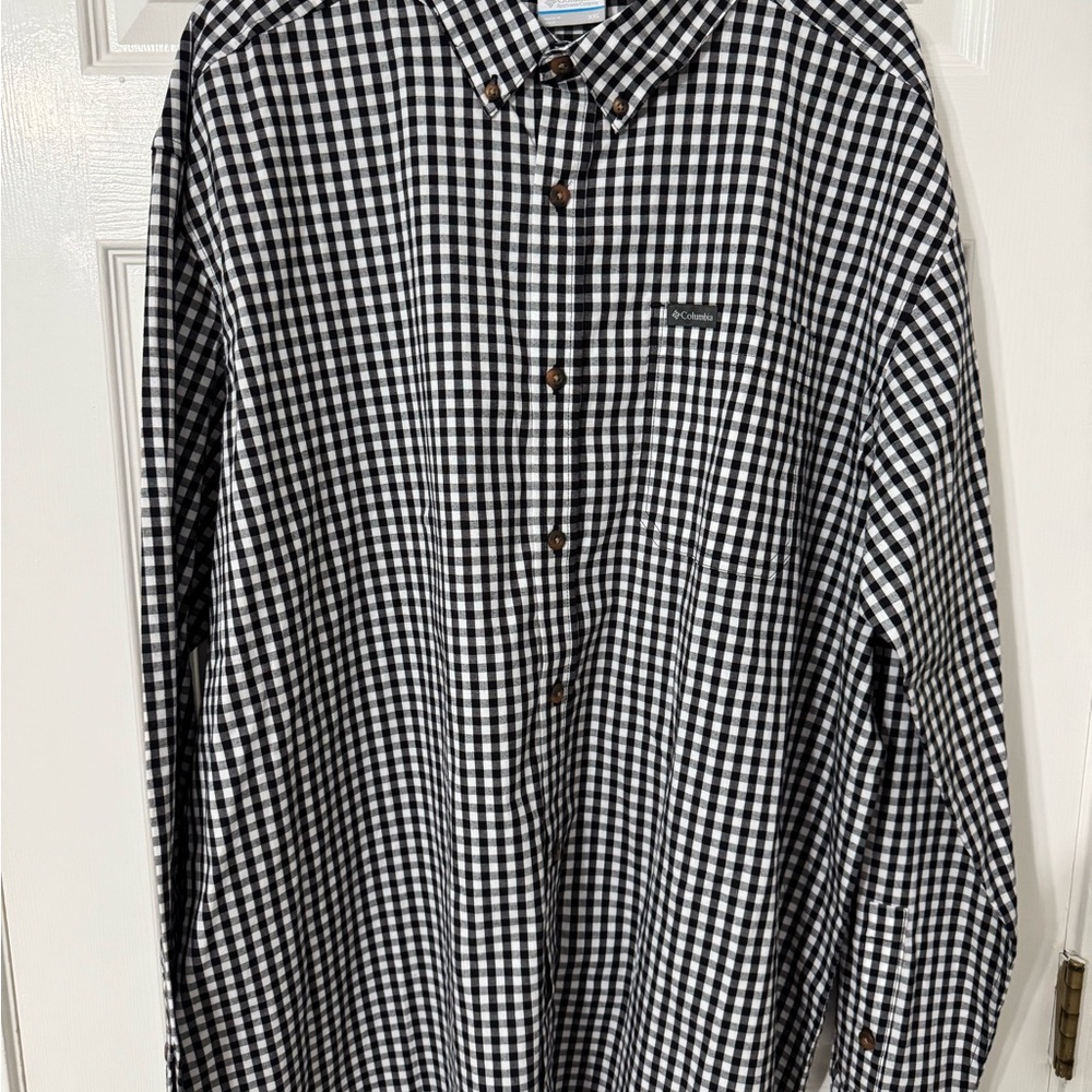 Columbia Black and White Casual Button Down Shirt